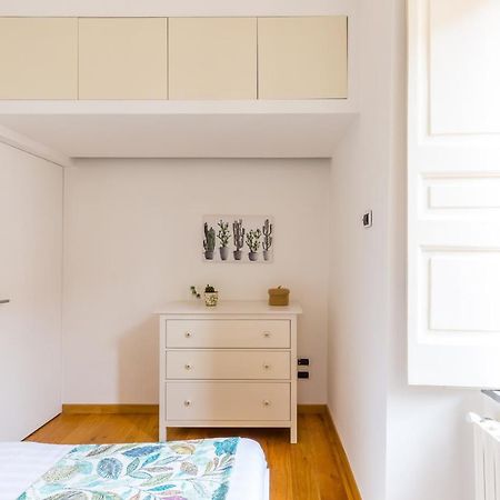 Starhost - Terazza Barbuti Apartment ซาแลร์โน ภายนอก รูปภาพ